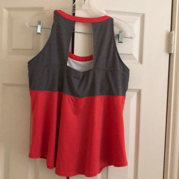 Tennis top - Picture 2 of 3